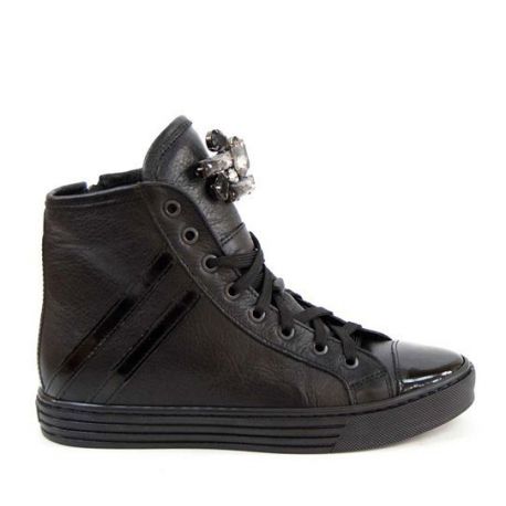 sneaker in leather with detail brooch rhinestone detailing